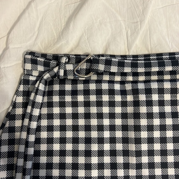 Black and White Checkered skirt - Picture 3 of 3